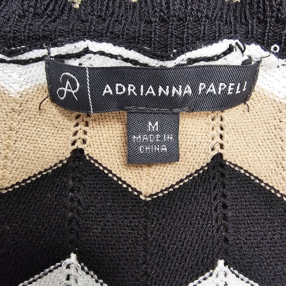 Adrianna Papell‎ Black and White Graphic V- Neck Blouse - Picture 5 of 10